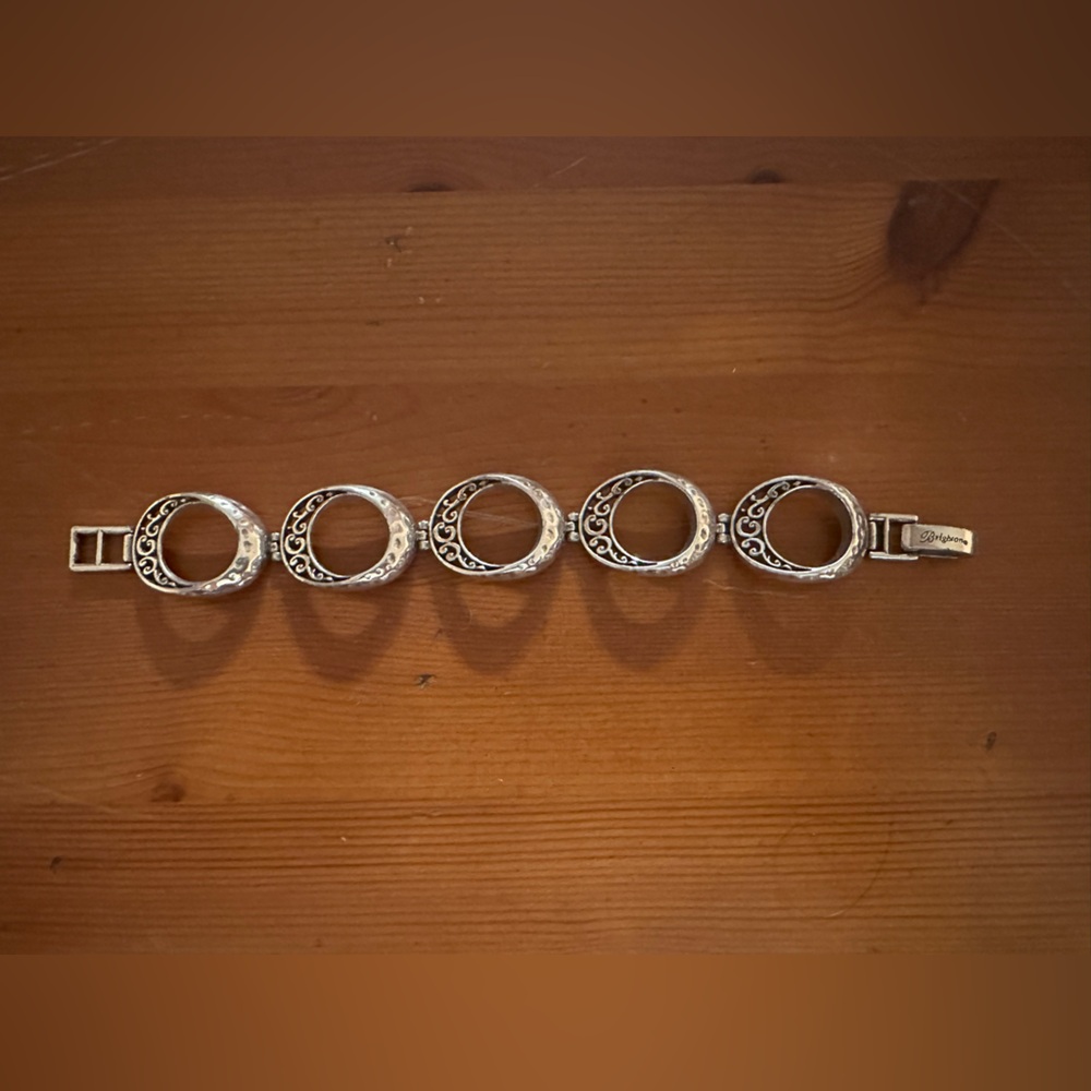 Elegant Brighton silver bracelet with Intricate Design